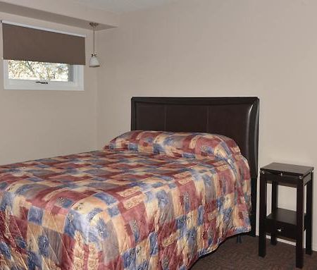 Thunderhill Motel And Suites Swan River Exterior foto